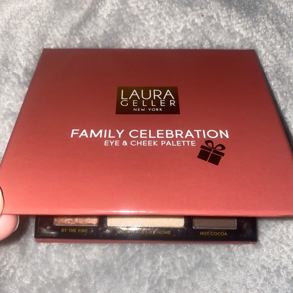 LAURA GELLER Family Celebration Eye & Cheek Palette 🎨 - Picture 5 of 5